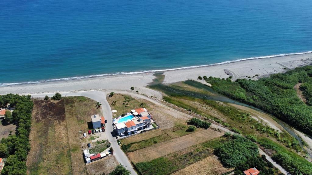 Haridimos Apartments Tavronitis Екстериор снимка